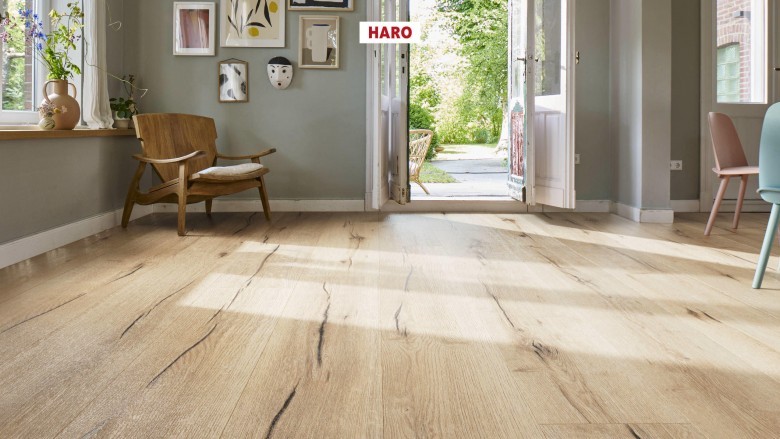 HARO%20Tritty%2090%20Silent%20Pro%20Landhausdiele%204V%20Eiche%20italica%20538669%20Raumbild%20Room%20up.jpg