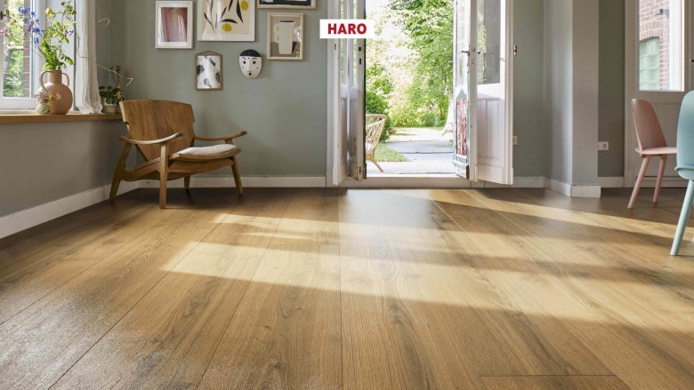 HARO%20Tritty%2090%20Silent%20Pro%20Landhausdiele%204V%20Eiche%20Bari%20544682%20Raumbild%20Room%20up.jpg